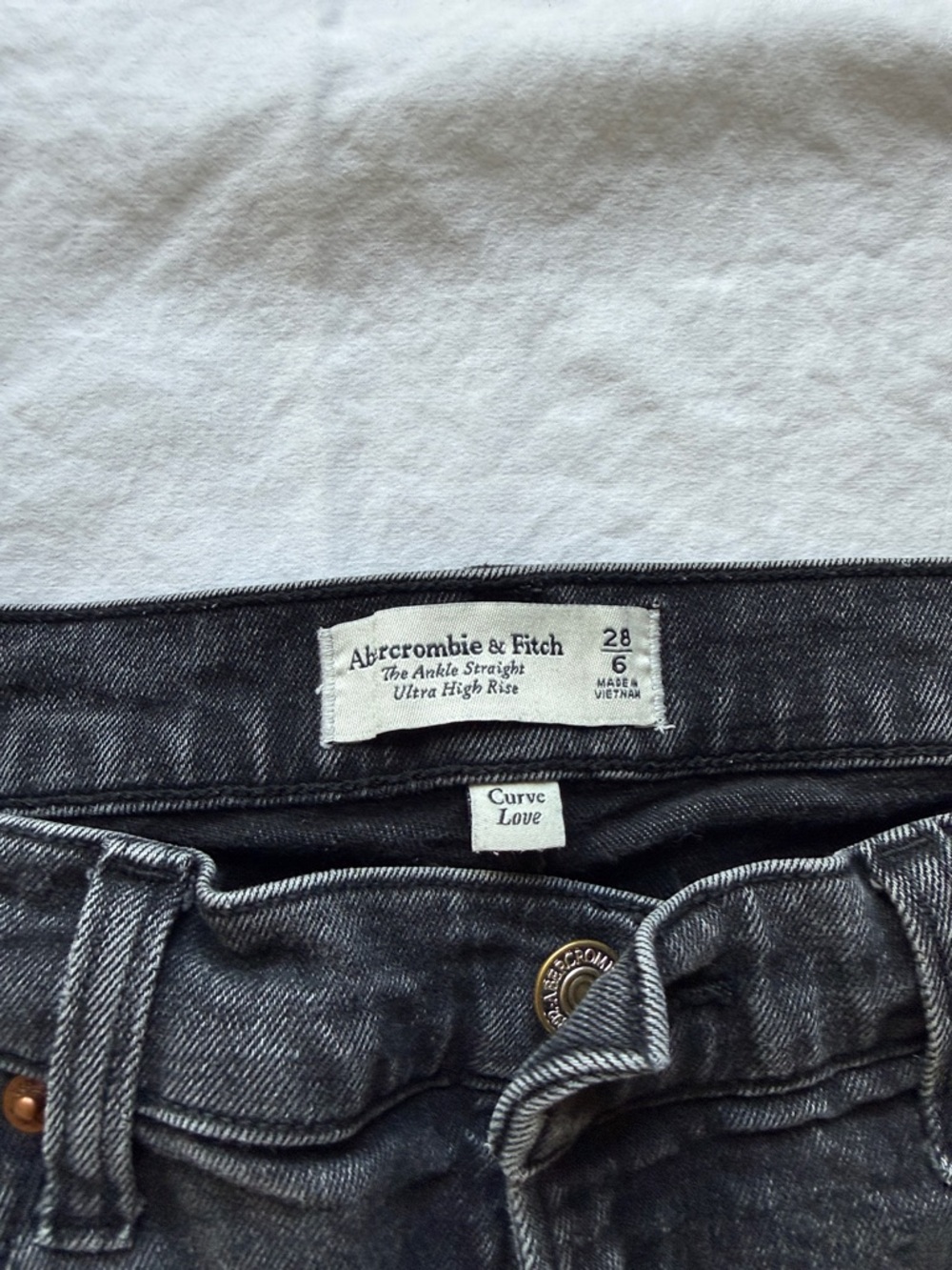 Abercrombie & Fitch Black Wash Ankle Jeans - Picture 2 of 3